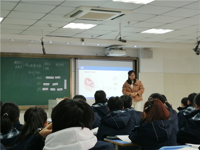 高二級(jí)部：同課異構(gòu)展風(fēng)采、教研活動(dòng)促成長(zhǎng)(圖4)