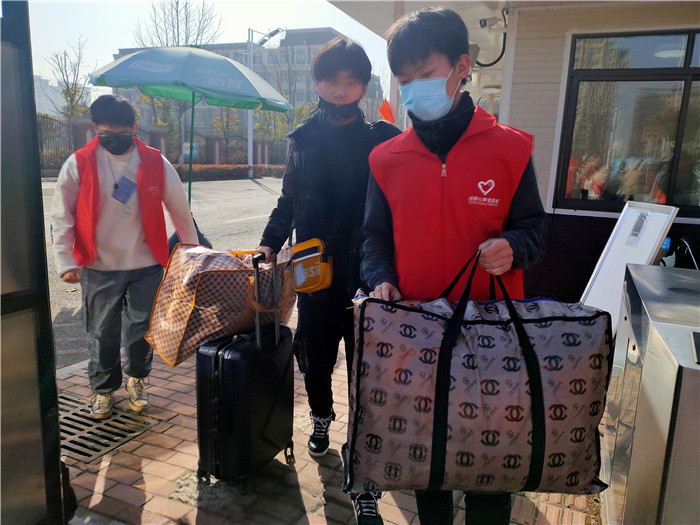 團(tuán)委:離校步履總匆忙，志愿服務(wù)暖心房(圖3)