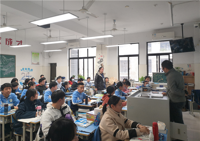 學(xué)生發(fā)展指導(dǎo)中心：生涯規(guī)劃照前程，志愿選擇添光明(圖2)