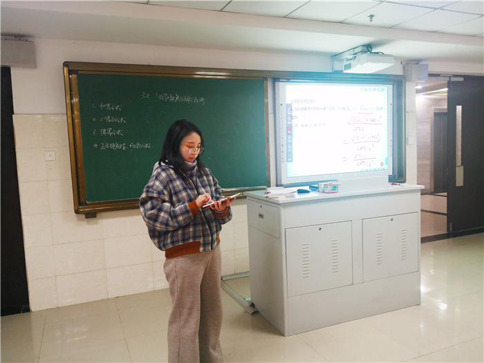 數(shù)學組：立足智慧課堂 強化教學研討(圖5)