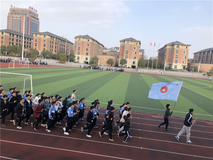 高一級(jí)部：陽光跑操 活力七中(圖1)