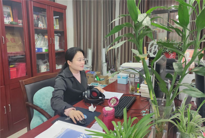 高二級部：你是否擔(dān)心孩子早戀？家長學(xué)校來支招！(圖1)