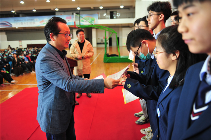 高一級部：致敬建黨百年，書寫無悔青春(圖9)
