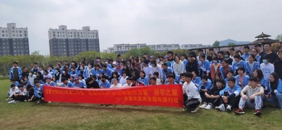 “莫倚高枝縱繁白，也須回首顧螳螂?！?圖2)