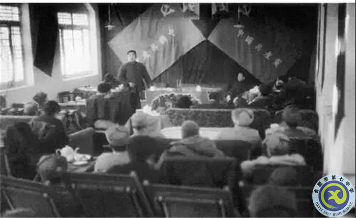 1949年3月5日至13日，具有歷史轉(zhuǎn)折意義的中國(guó)共產(chǎn)黨七屆二中全會(huì)在西柏坡召開。.jpg
