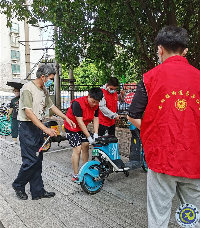 六班學(xué)子志愿忙，爭為社區(qū)添風(fēng)采(圖3)