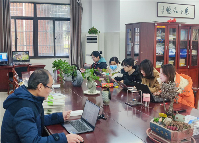 合肥七中教師團隊傾力打造寒假優(yōu)質(zhì)學(xué)習(xí)資源(圖1)