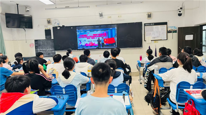 “習(xí)語領(lǐng)航”——合肥七中國(guó)旗下的思政課啟動(dòng)儀式(圖4)