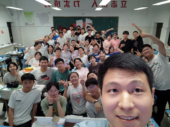 最憶七中（十二），2024屆33班張?jiān)娖嫘闹械哪感?圖4)