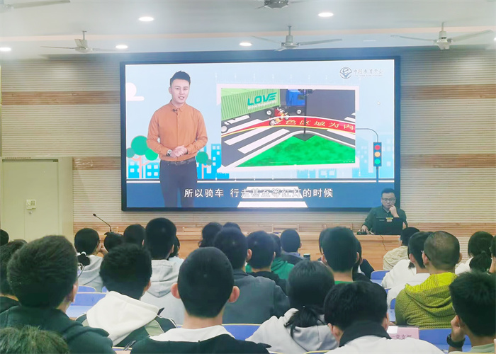 合肥七中2024級高一年級召開學生騎行安全會議(圖4)