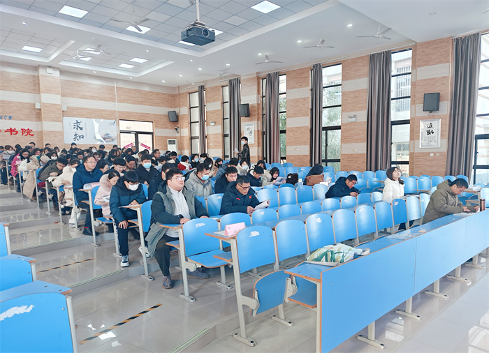 合肥七中高二年級(jí)召開2024-2025學(xué)年第二學(xué)期全體教師會(huì)議(圖1)