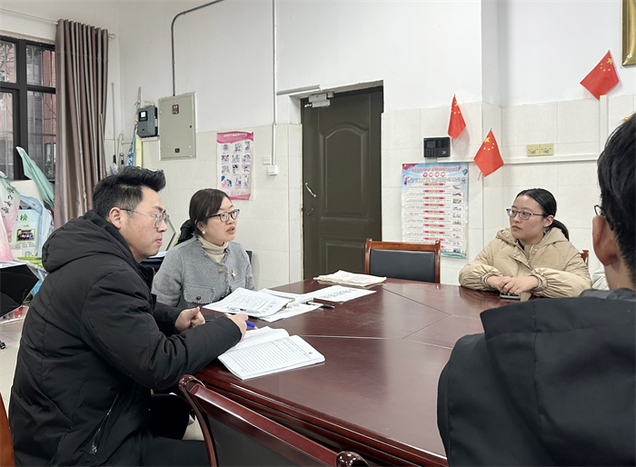 合肥七中高一年級召開實(shí)習(xí)教師工作推進(jìn)會(圖2)