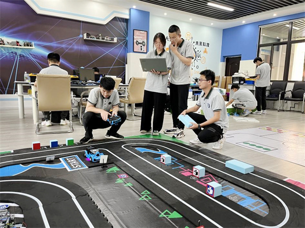 一堂好課——當實驗室變成游樂場：合肥七中科創(chuàng)課程觀察報告